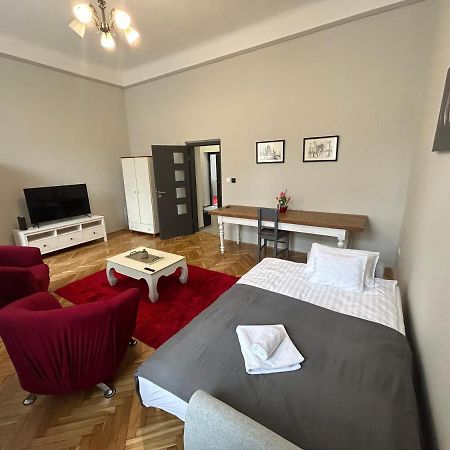 Fullmoon Apartments 2 Сегед Екстер'єр фото